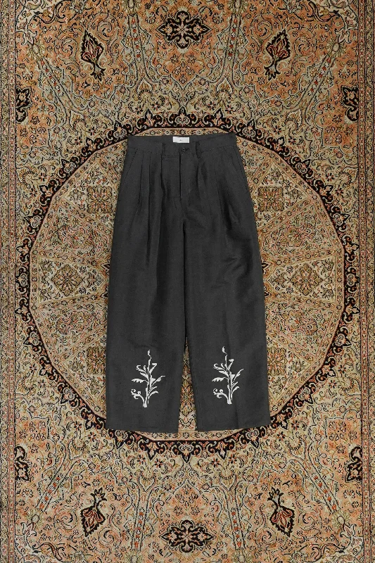 EMBROIDERY 3TUCK PANTS (BLACK)